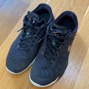 Nike Free TR6 Athletic Running Shoes / Rose gold Swoosh size 7